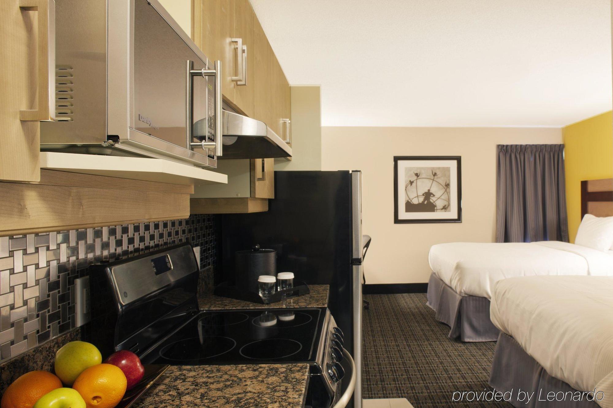 Canadas Best Value Inn Toronto Exterior foto