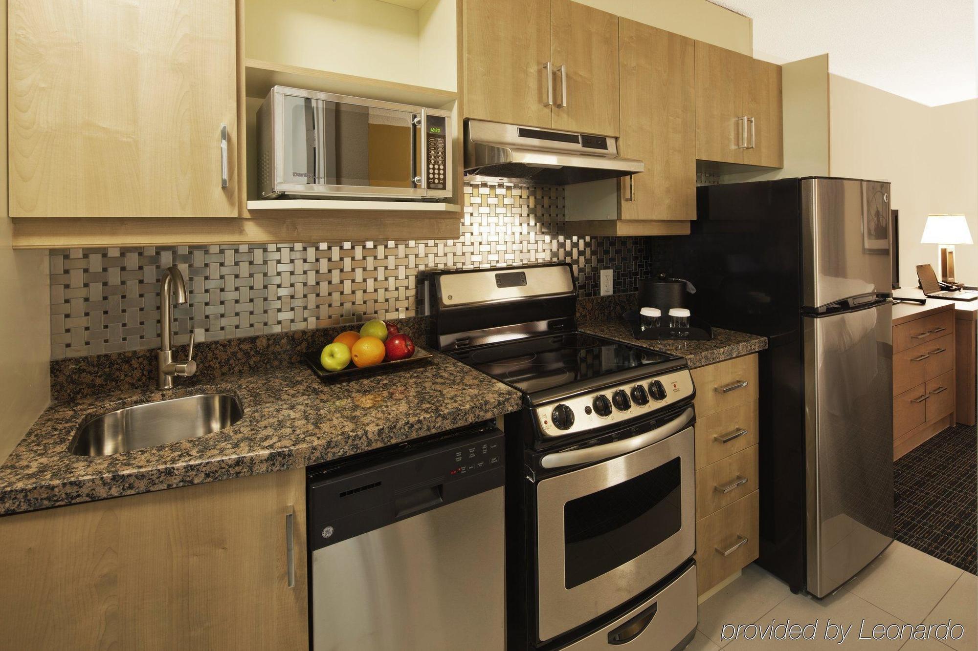 Canadas Best Value Inn Toronto Exterior foto