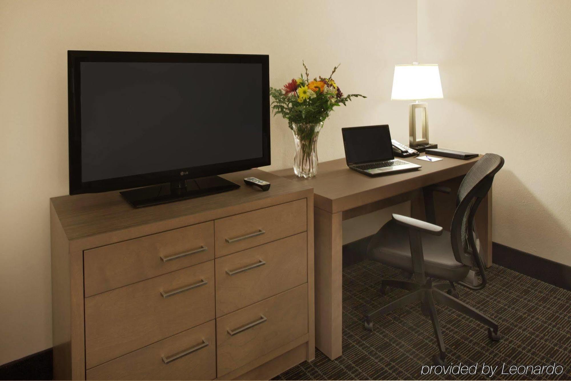 Canadas Best Value Inn Toronto Exterior foto